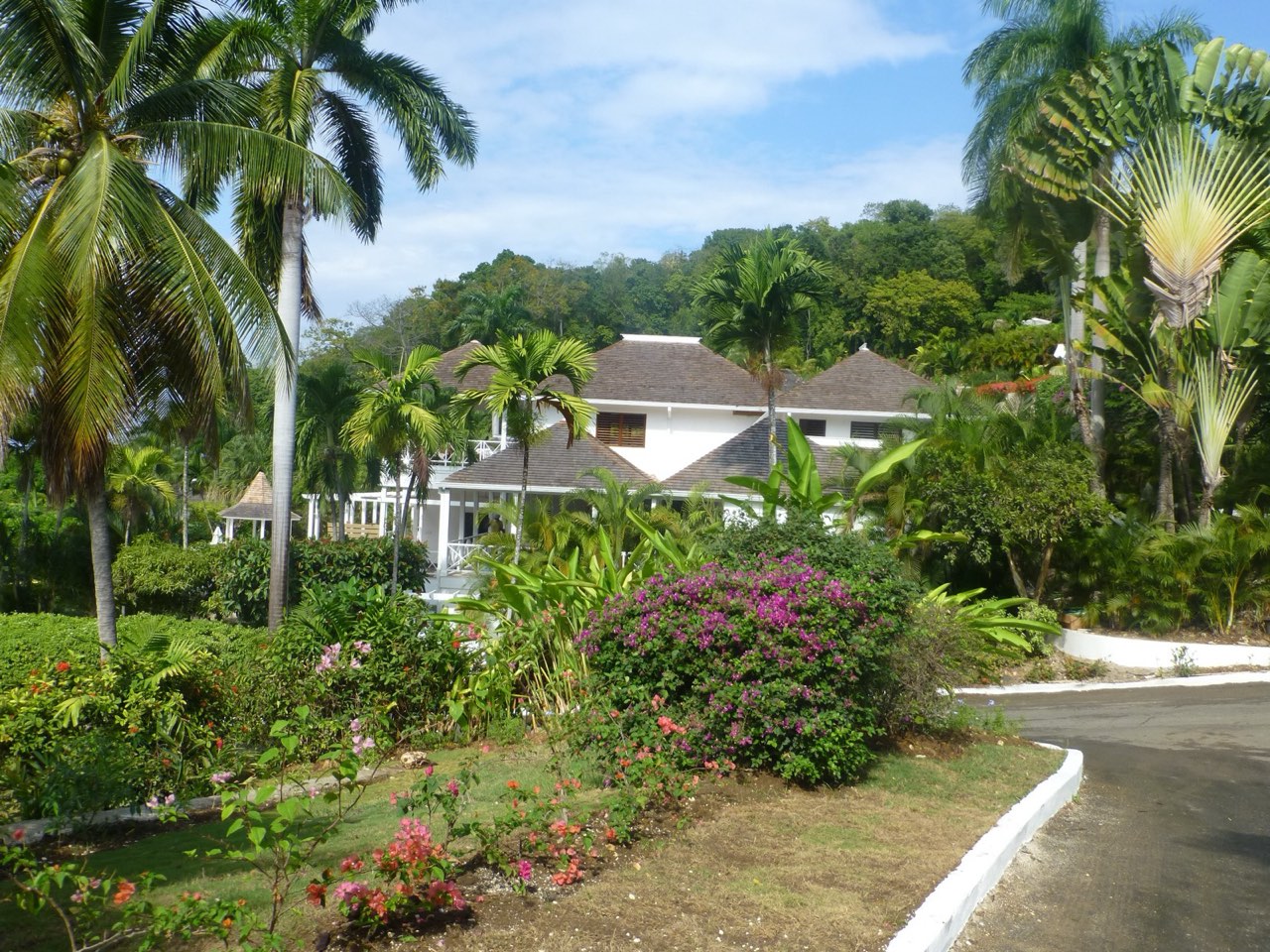Round Hill Hotel & Villas — resort grounds